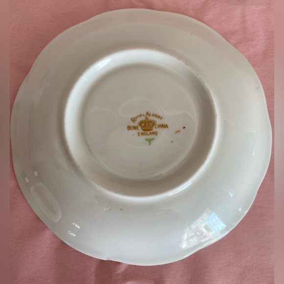 Rare Royal Albert Tea Set with a Pink Border, Scrollwork and Floral Sprays - Picture 5 of 9